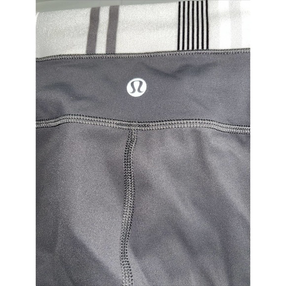 Lululemon Mid Rise Grey Crop Knee Length Leggings US6 - Picture 3 of 6